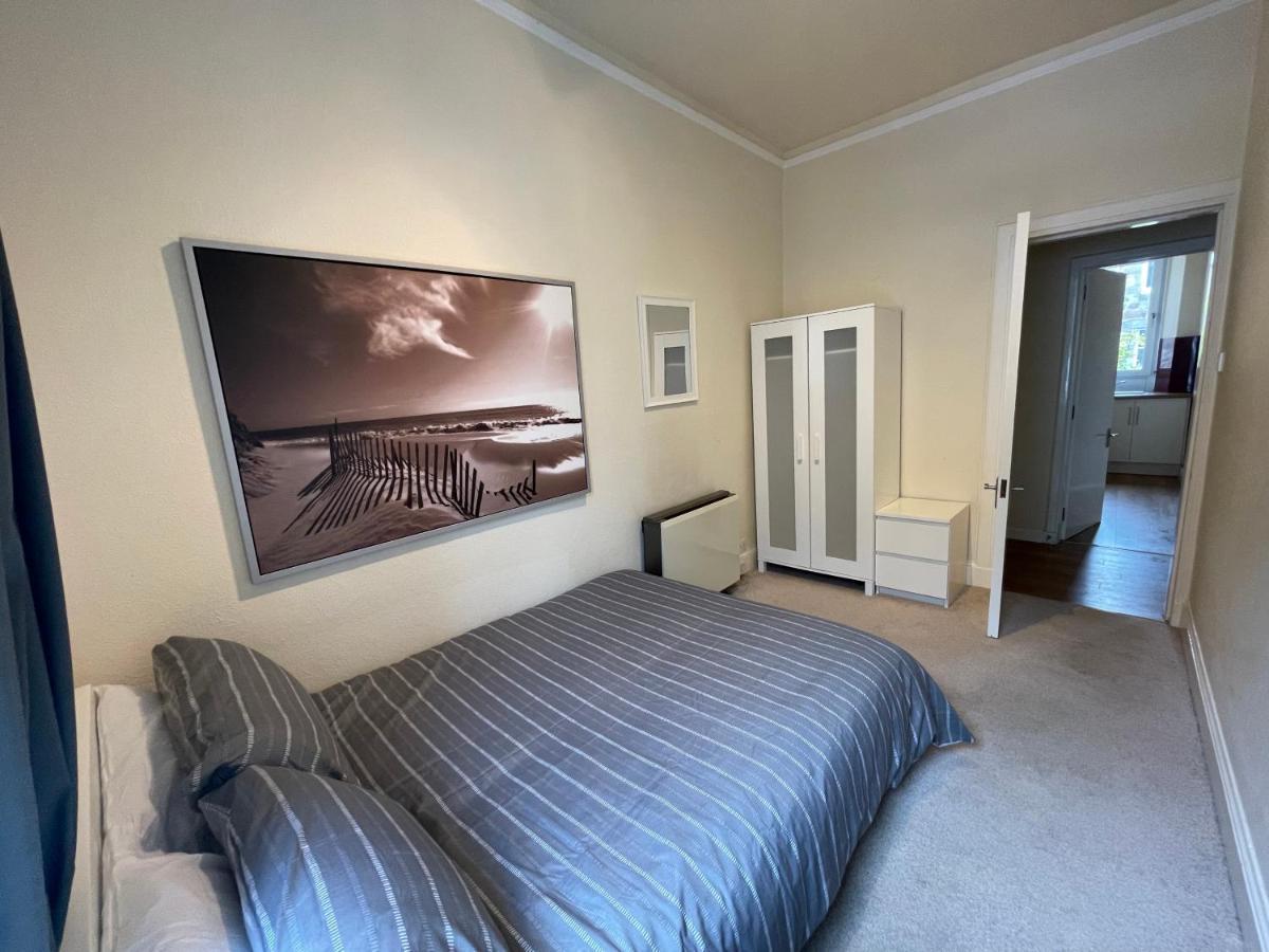 Beautiful 2 Bedroom Apartment- Prime Location, Aberdeen Centre Esterno foto