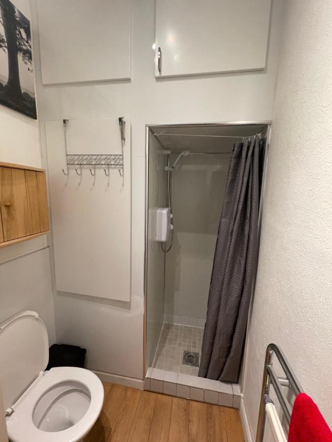 Beautiful 2 Bedroom Apartment- Prime Location, Aberdeen Centre Esterno foto